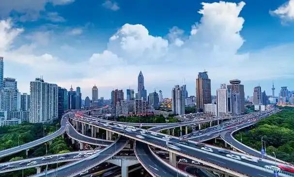 这就是为什么西方国家没法理解中国的存在！中国的存在模式在西方国家眼里有多离谱，他