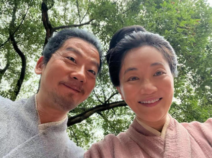 郭柯宇48岁凭《兰香如故》翻红，要不说人家郭柯宇能翻红呢，就她那股不卖惨、不炒话题的劲儿，够不少想翻