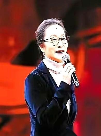 周野芒这事儿，真是看得我一口气提不上来。一个男人，发现老婆生的孩子不是自己的。