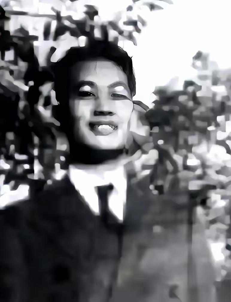 1942年的南京，汪精卫老婆穿着睡衣趿拉着鞋，指着日本宪兵队长的鼻子破口大骂。