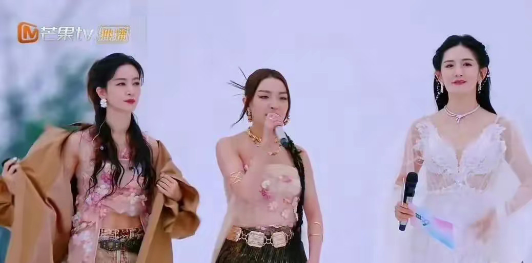 看了这期浪姐，被李晟体脂率惊到，这马甲线都快变成腹肌了，怪不得姐显的这么攻​​