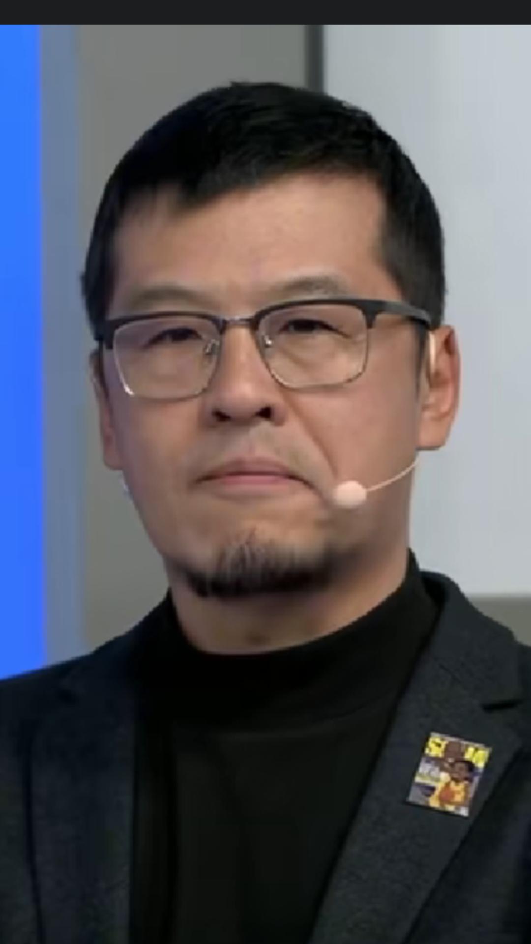 【国内知名媒体人杨毅接受采访，被问到马布里能否有机会进入中国篮球名人堂。】杨毅说