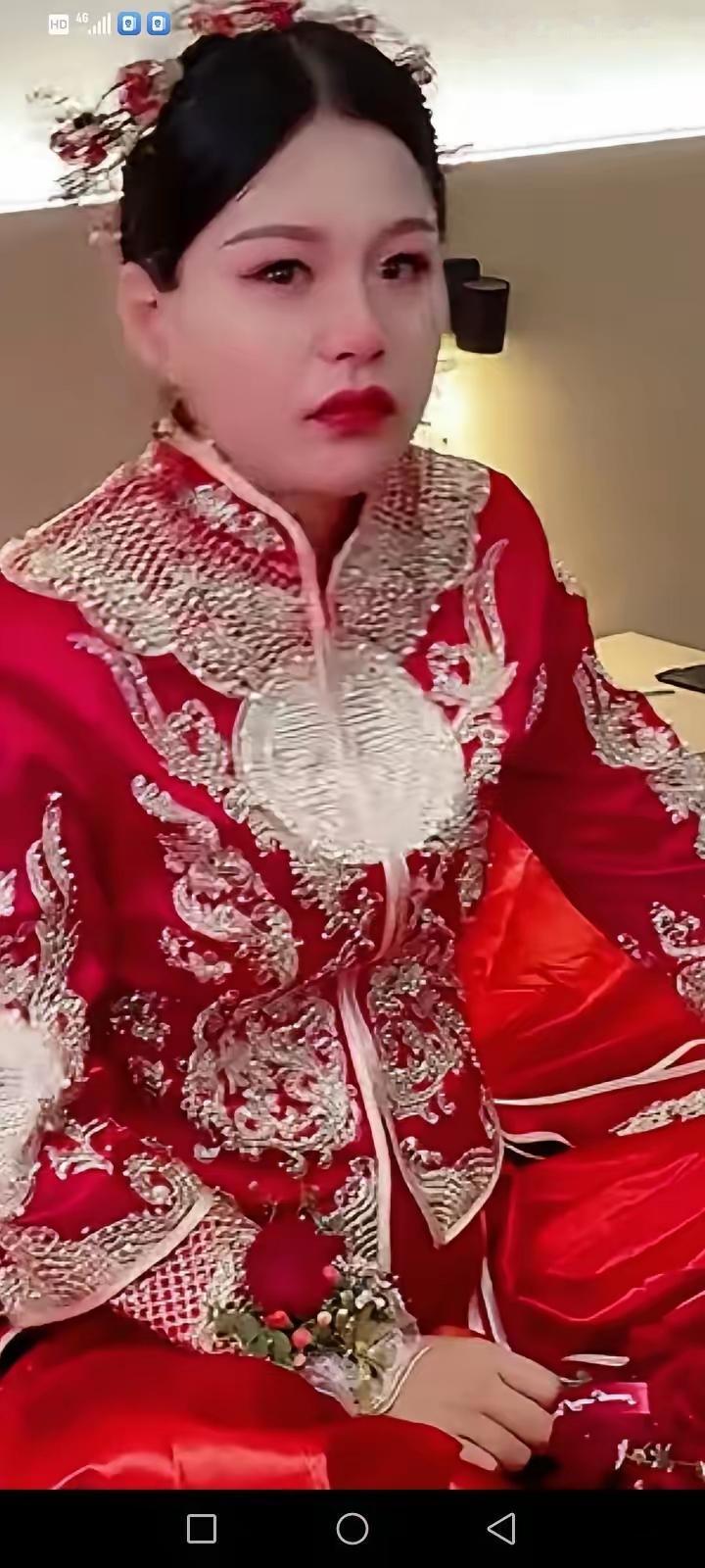 后悔伤心了吧?怀孕新娘结婚当日,气的大哭一场,父母生气,不参加女儿的婚礼。