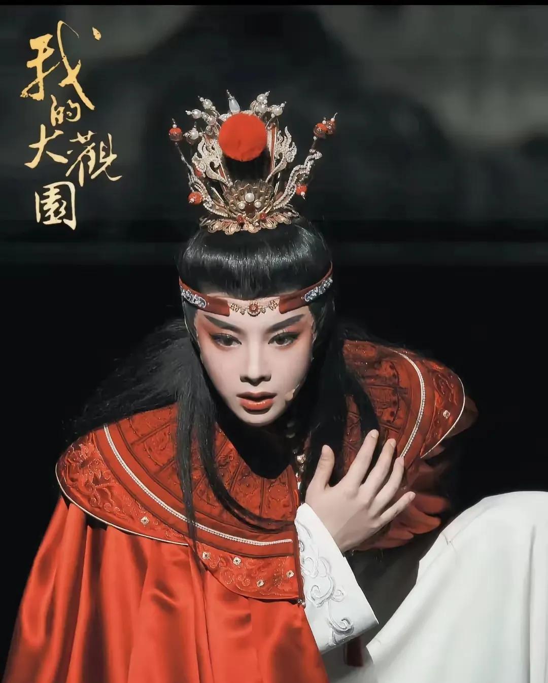 还以为陈丽君犯了什么错，原来是把贾宝玉说成了长子长孙。毕竟啊，大观园里王夫人就宝