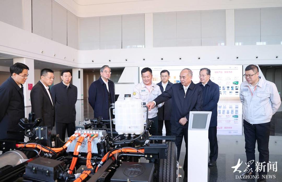 林武在青岛宣讲党的二十届四中全会精神并调研