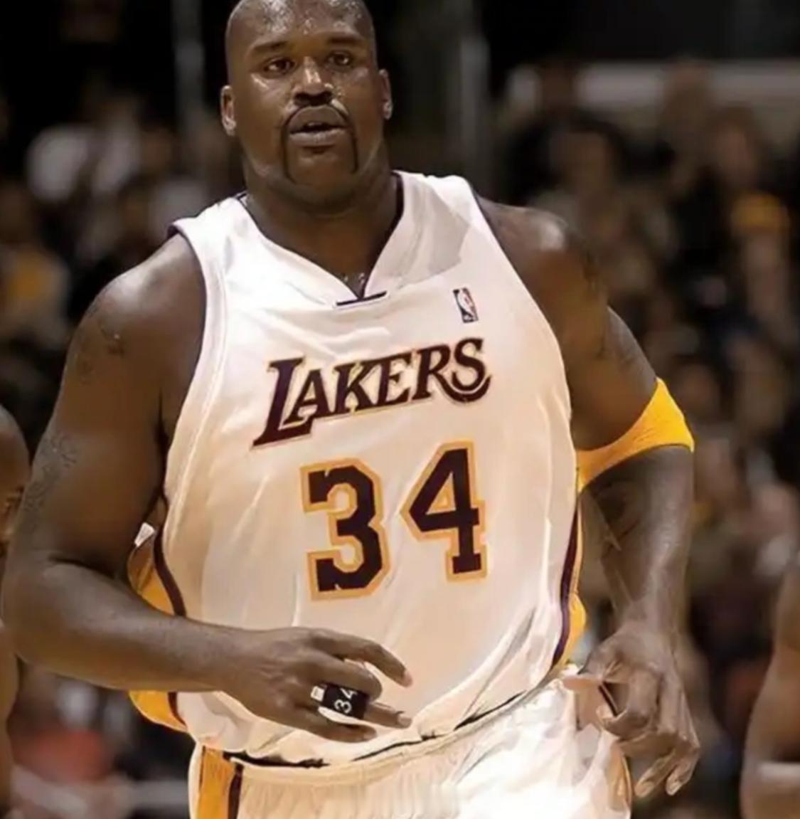 NBA历史身体素质最强的五个人，你认同吗？张伯伦远古时代的身体怪物。身高、体重、