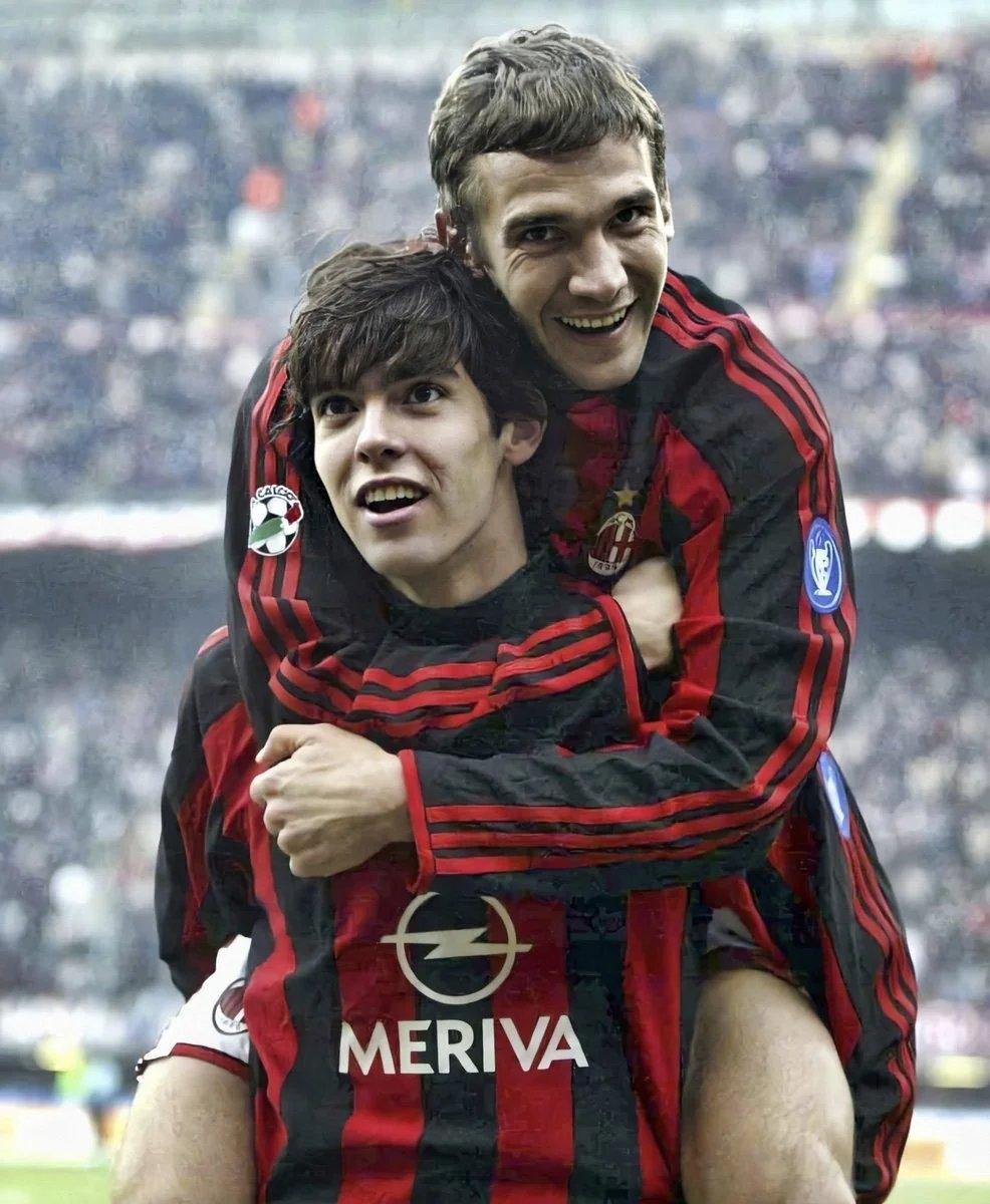 怀念03/04的米兰！那个赛季的米兰，在安切洛蒂的带领下，双杀拉齐奥，双杀罗马