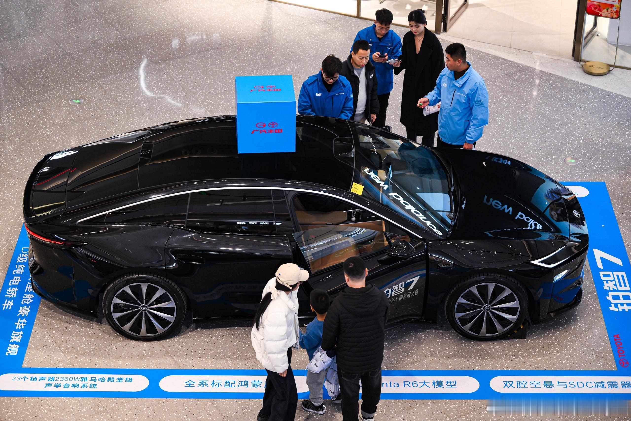 不得不说，广汽丰田这个铂智7真的很漂亮！作为丰田转型后的本土市场产品，我们在广州