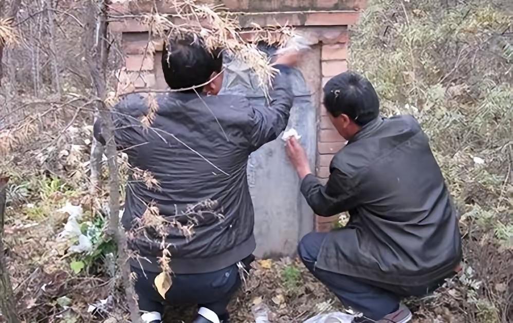 杨随成，甘肃漳县人，1986年老山作战时才19岁。他在战斗中打死了5个越军，自己