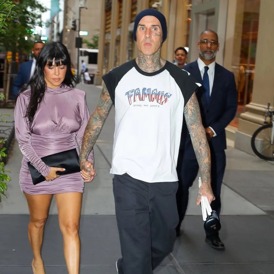 纽约街头，47岁考特尼·卡戴珊（KourtneyKardashian）和50岁