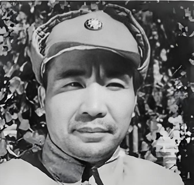 1935年，国民党军长王耀武听说，手下俘获了红军的师长，兴高采烈的前去审问，然而