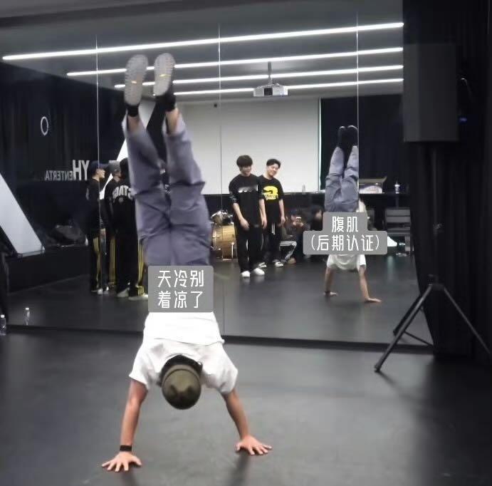 不是，王一博宣发博（也就是粉丝口中俗称的“保姆”）突然“勤快”起来工作，是受了什