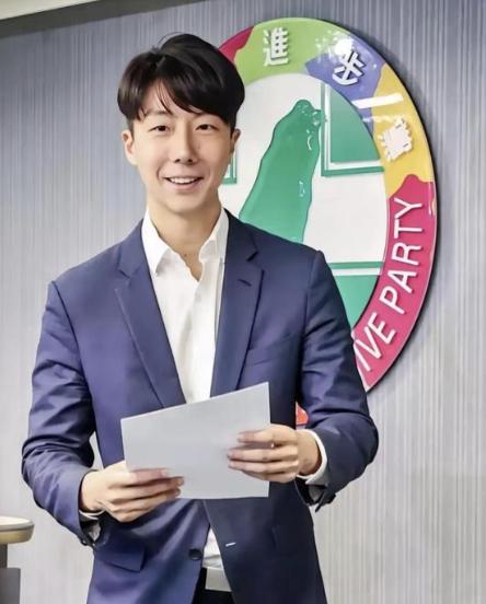 台“民进党发言人”吴峥发表严正声明，7月22日，针对国民党再次出手提案阻