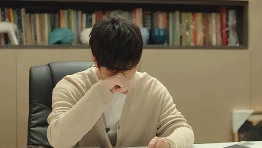 当身体出现这5个信号，提示你可能肝血不足了，建议及时养肝身体偶尔发出的这些小