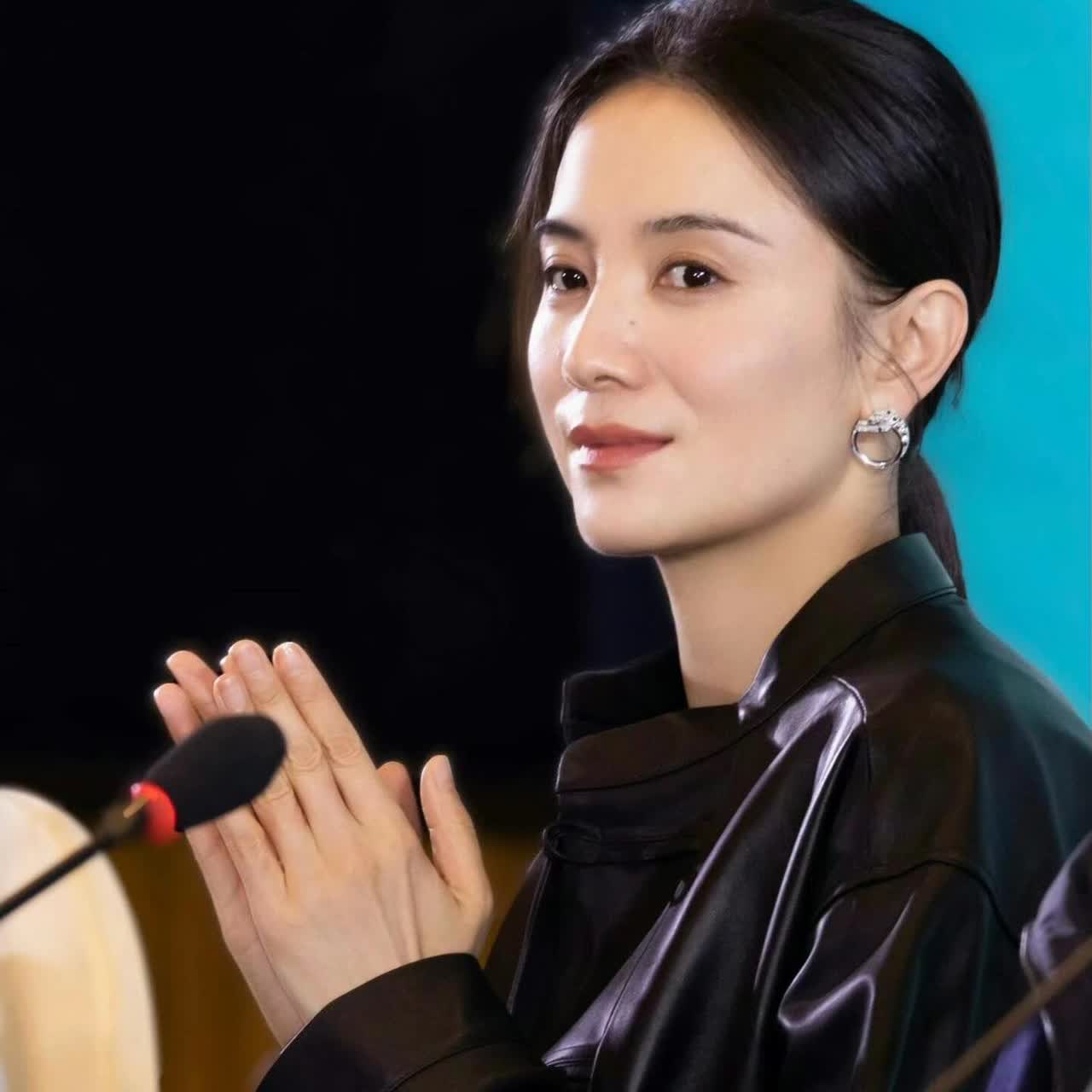 宋佳应该不会有孩子了，不是因为她年纪大了，生娃有风险，也不是因为她和老公