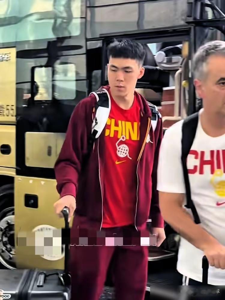 枸翰森经济团队宣布，打完7月6曰对中国台湾男篮一战将离开国家队，前往美国打NBA