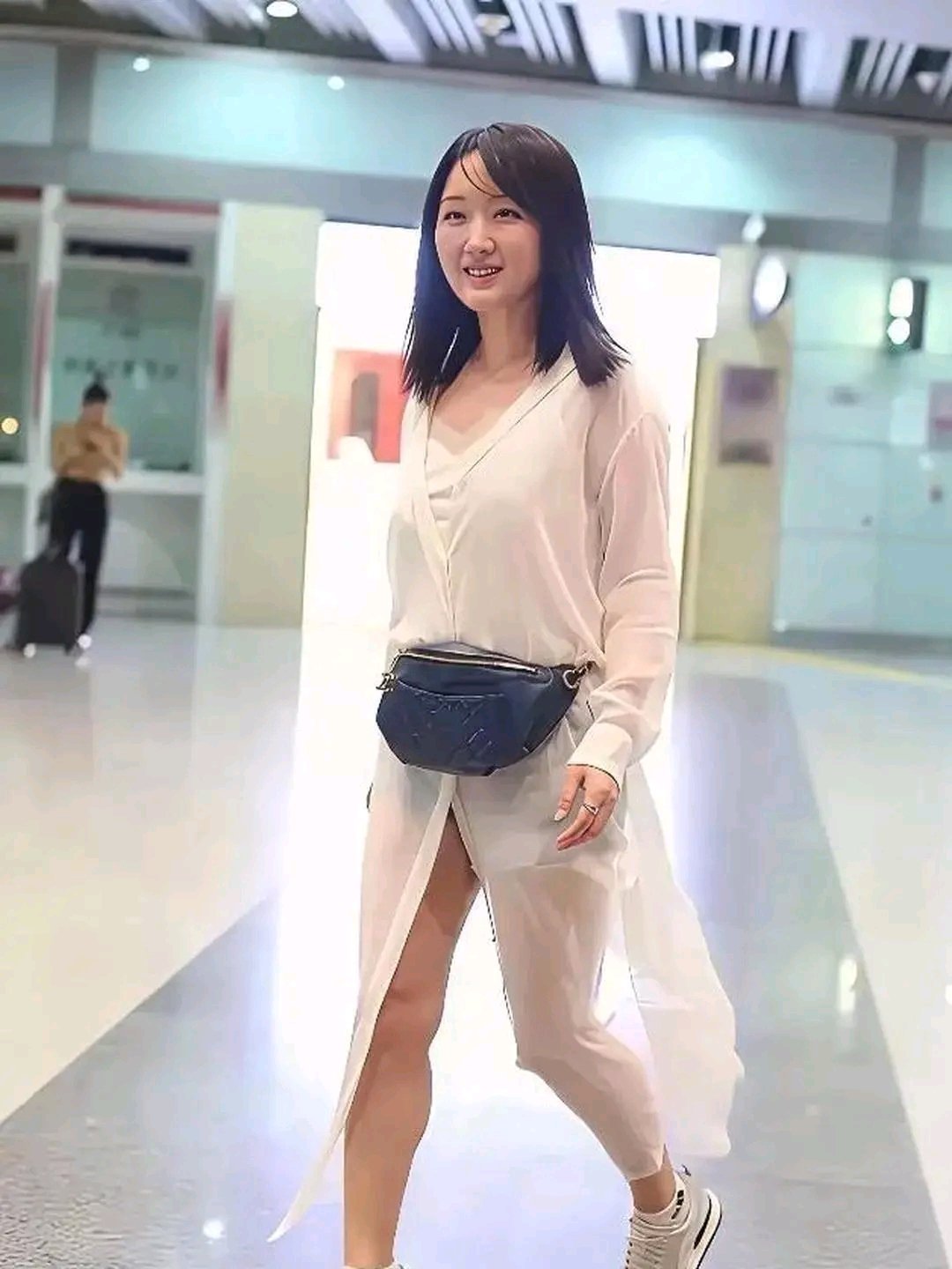 杨钰莹这是怎么了？穿搭看着咋这么土气