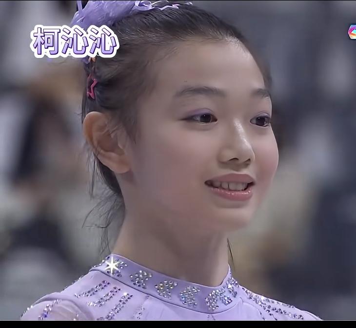 哇，好漂亮的一个小姑娘，简直是老天爷赏饭吃，不管是在外形象，还是体操