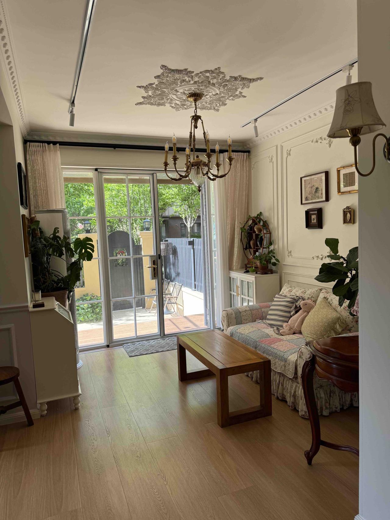 40万买的一楼带院子，虽然只有88m²，但是有个40m²的院子，从此实现小院梦了