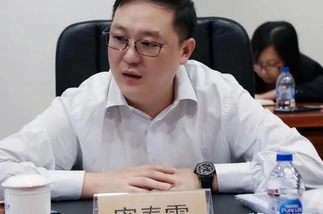 密春雷（董卿老公）前妻金晶才是最大的人生赢家。人生如戏，戏如人生。2009年