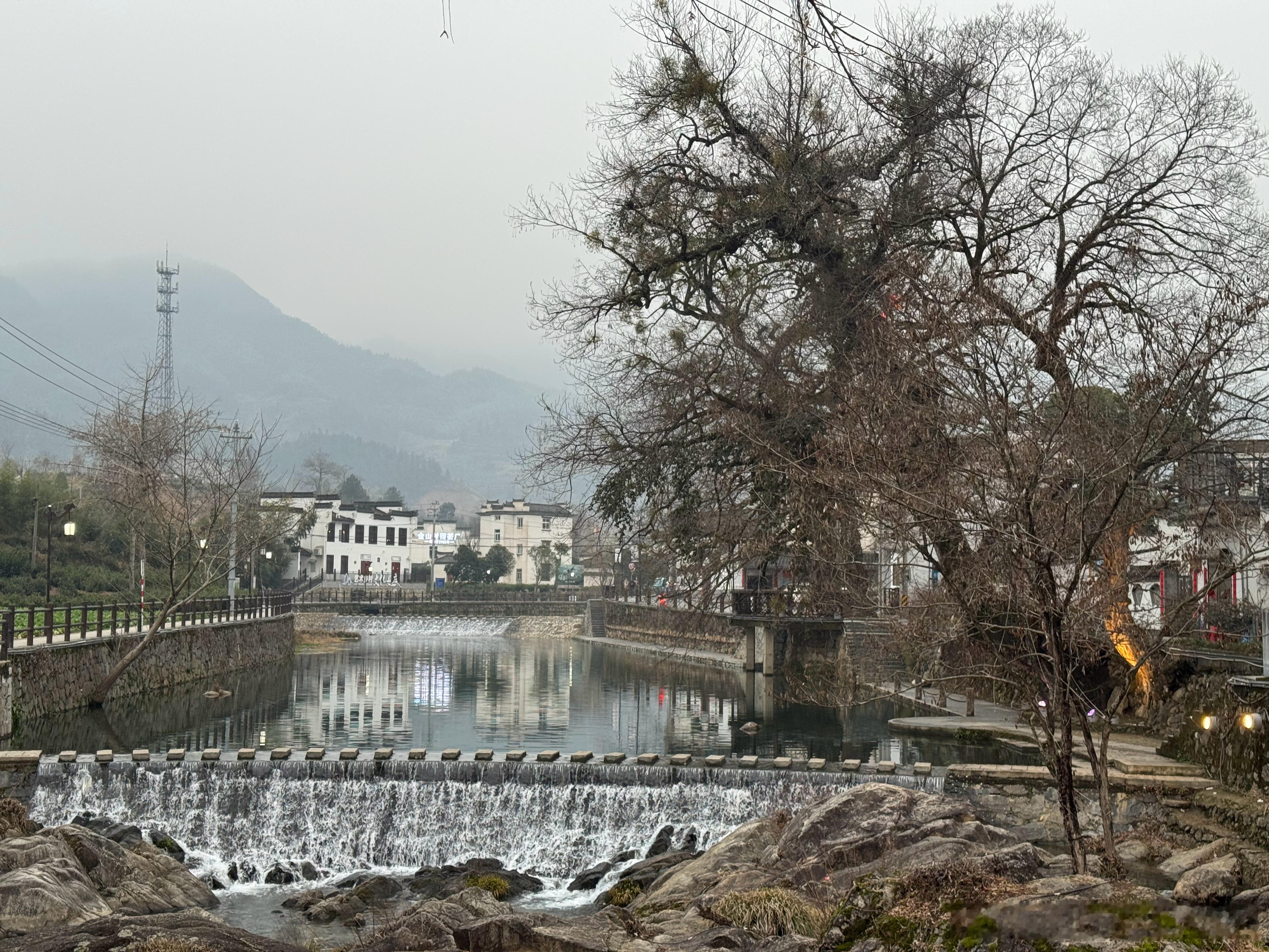 大v聊车春节出游打卡徽州之源自在绩溪乡村古镇智己汽车大年初一，从上海开了7个