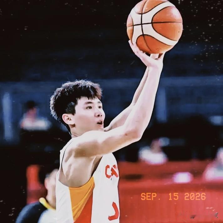 19岁的李悦洲横空出世，身体条件完全能打NBA。看了两场李悦洲的比赛，虽然出场