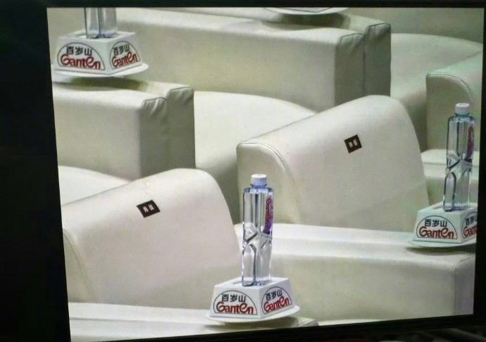 肖战孙俪聊啥呢孙俪肖战豪门姐弟孙俪肖战豪门姐弟，肖战孙俪聊啥呢，咱就说先是握手