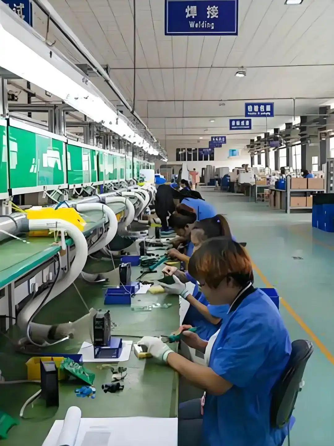 电子厂“车间VS办公室”：颜值是敲门砖，实力才是通行证