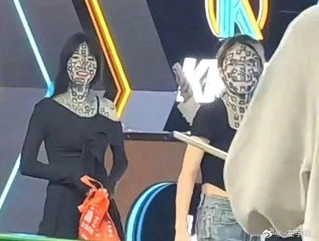 桌球室里的一幕，这审美我看不懂啊！