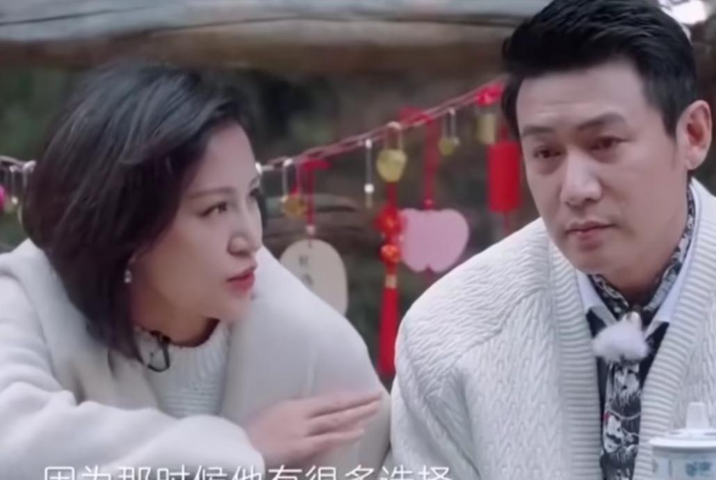 陆毅年轻的时候为了鲍蕾想放弃很多单位的选择，鲍蕾只有一个单位要她，鲍蕾：“当时他