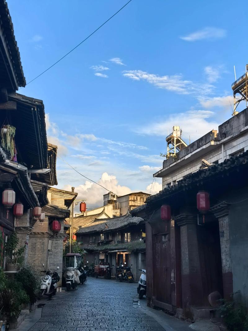 云南旅游，来小城石屏春日美景游！