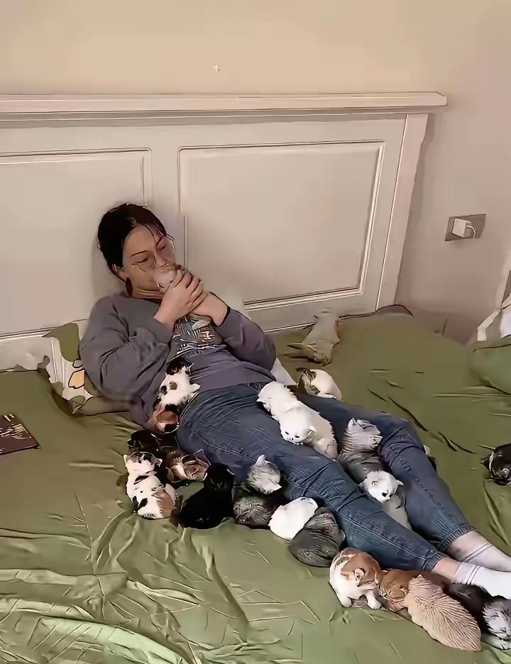 “全家愁的睡不着！”一位网友发帖求助，家里89年的侄女，顶着985博士光环，在科