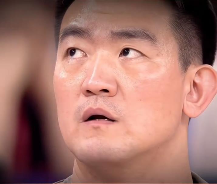 王博，给你机会你得抓住啊！第一节用胡金秋主攻效果多好啊！第二节又让塔克XJBD了