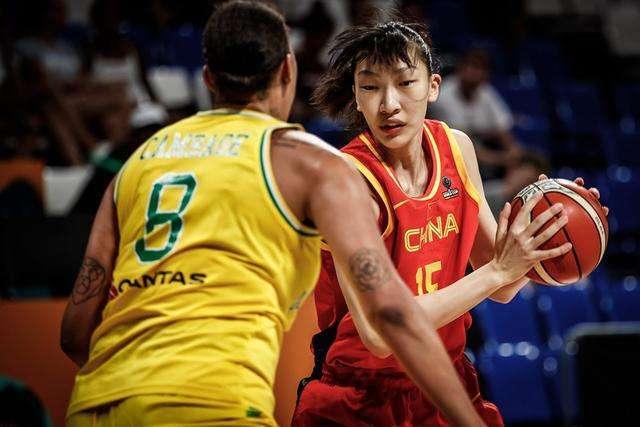 中国女篮在奥运赛场上大比分惨败给法国队之后，整个球队的士气和舆论环境一度跌入冰点