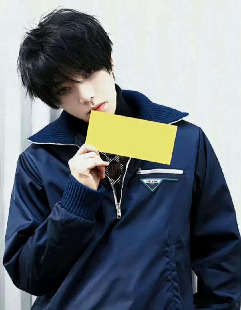 华晨宇华晨宇演唱会为何落地抚仙湖事发后，网友众说纷纭。但不可否认，在被通知延期