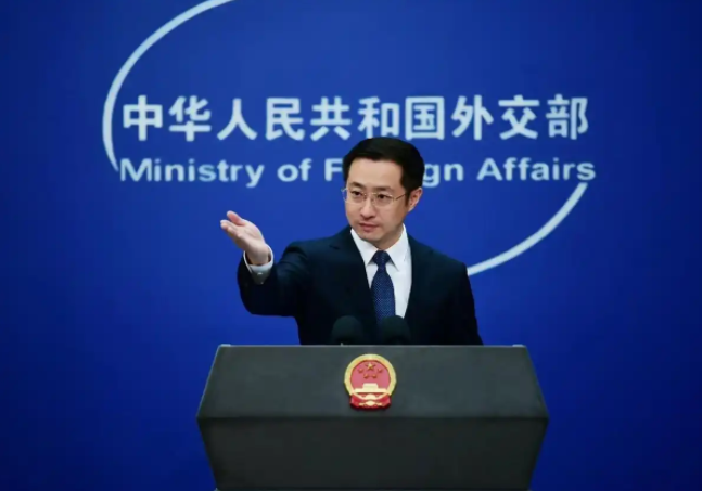 老美估计都没想到中国的回应是这么硬！中方点名警告美国。6月3日，外交部发言人林剑