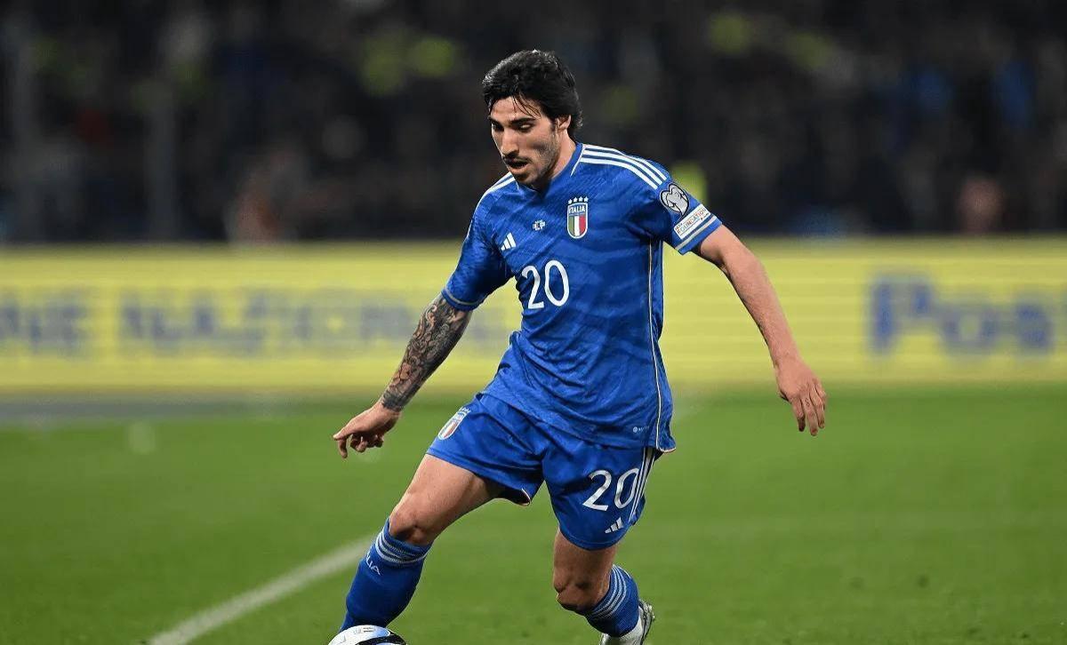 两球完胜，虽然意大利如愿赢球，距离世界杯也仅有一步之遥，但是自身暴露了三大问题，