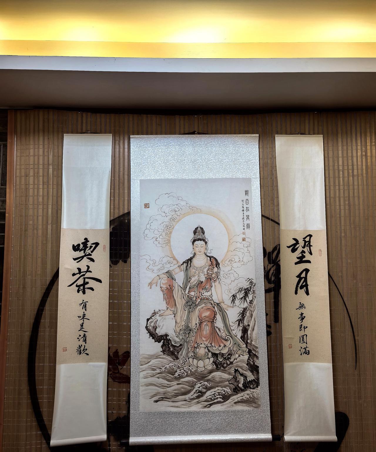 “无事即圆满，有味是清欢。”这是今天在扬州的大明寺，我看到的一副对联。这算是