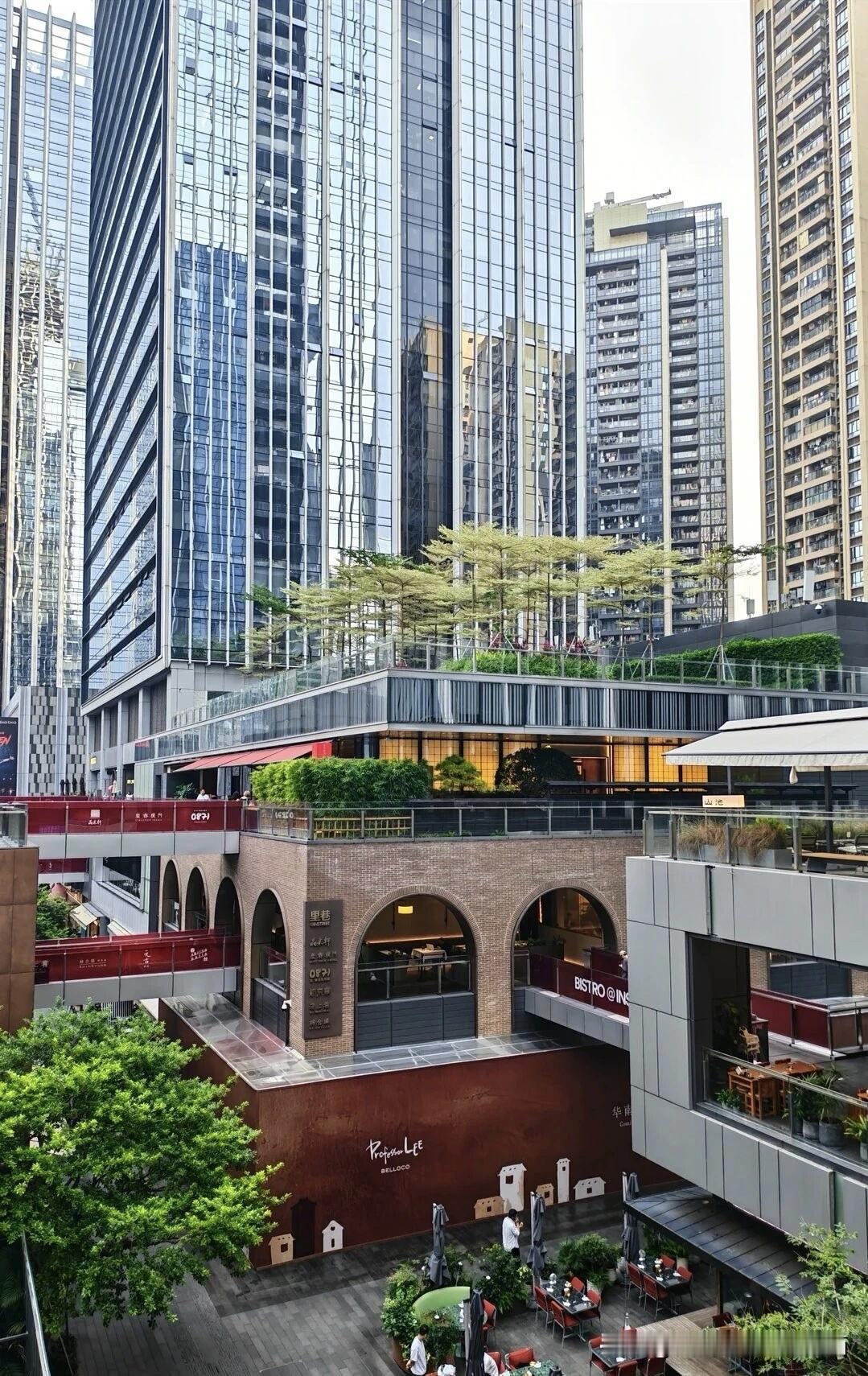 全世界的银行用来赚钱的工具之一，小额消费贷款，信用卡的主要推销对象从来不是收入稳