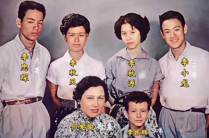 李小龙弟弟李振辉最近提到哥哥，回忆他从小就对功夫极度痴迷，是名副其实的“街头霸