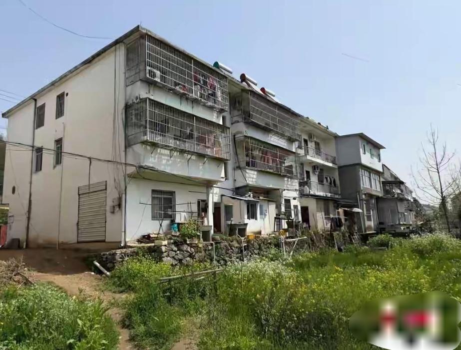 安徽6岁女童失联多日已经找到，母亲指认现场哭到晕厥这几天的热搜，全国人民都在