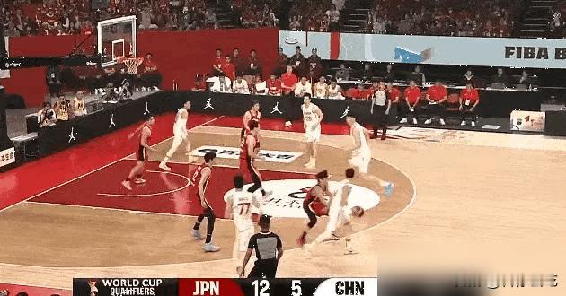 别急着开喷！你以为中国男篮又凉了？那哥们儿上半场还在挨骂，下半场直接扇了你一耳光