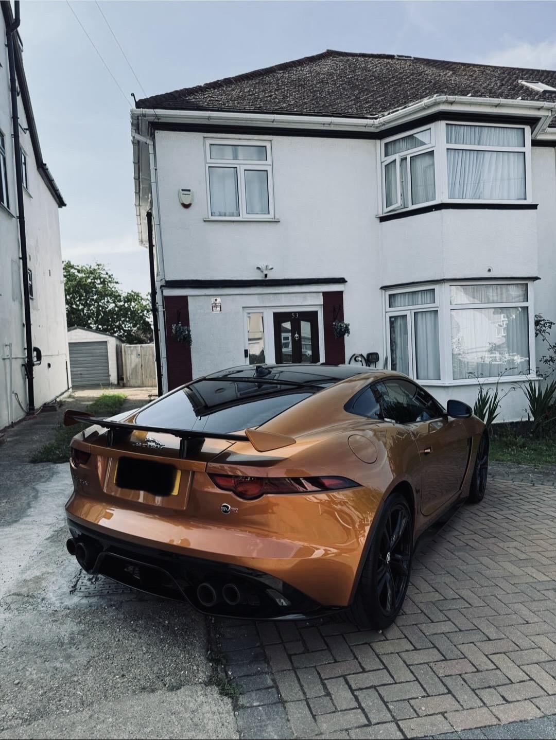 Jaguar Ftype SVR5.0。