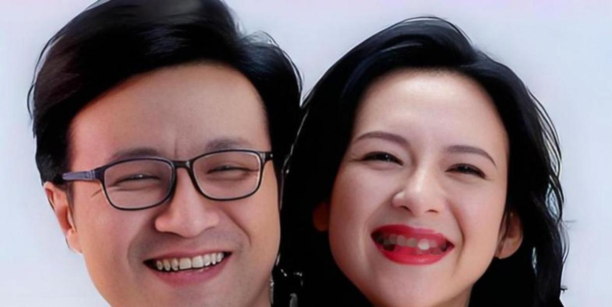 她选汪峰，真不是图那点名利。35岁，新疆旅游协会副秘书长，自己就是名片。54岁