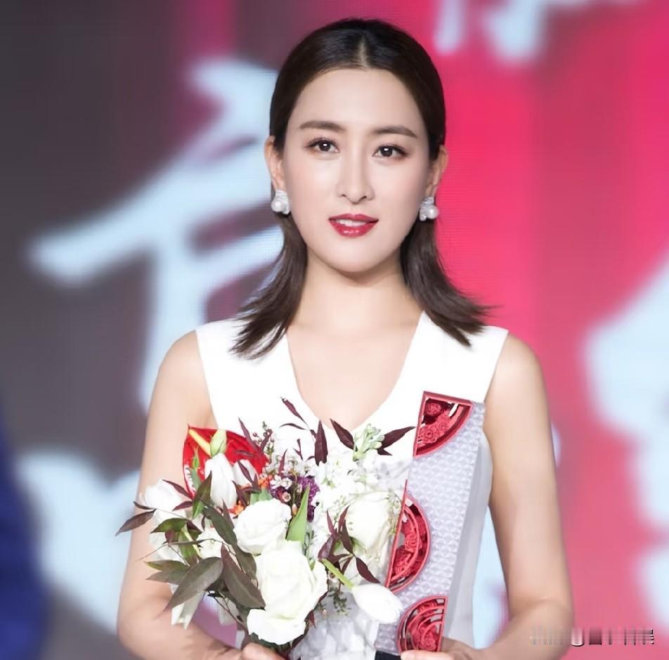 马苏，评论区沦陷！7月31号晚，马苏被推上热搜，这次不是因为在戏中出色的表