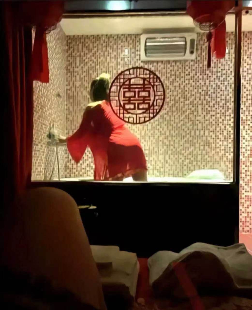 今天和媳妇换一种风格试试