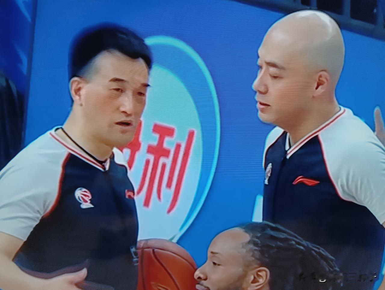 辽宁男篮的将士拼搏了三节半，辽宁男篮与北京北汽男篮，一场精彩绝伦的比赛，让三个小