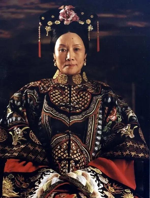 慈禧没有称帝的5个原因？1、慈禧虽然掌握大清权力长达47年，但是慈禧太后身边一