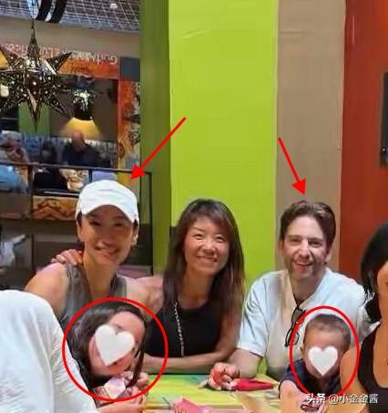 谢婷婷，引发热议。8月3日，44岁的谢婷婷，冲上热搜，最新聚会照曝光，带着老