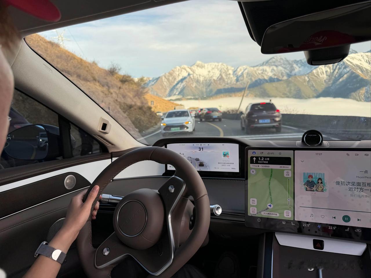 这次出发一共两天时间，开的都是享界S9，那么来说说这次出行的一些看法续航：享